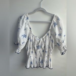 H and M cute shirt!   💚Only worn once💚